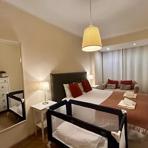 Appartamento Familiar Em Zona Historica De, Lisbona